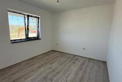 Casă cu 3 camere cu Teren 300 Mp în Vișani - 6