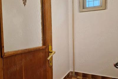 Vand casa zona 23 August - 4