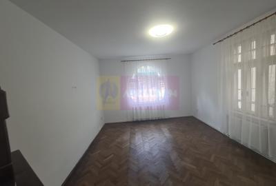 Casă cu Teren 100 Mp în Central - 4