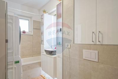 Apartament cu 2 camere semidecomandat în Tractorul - 7
