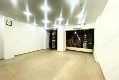 Spatiu Comercial - Stradal, 70 mp , bd.Republicii - 3