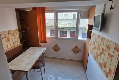 Apartament cu 4 camere semidecomandat în Pantelimon - 9