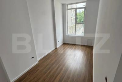 Apartament cu 3 camere semidecomandat în Parcul Carol - 1