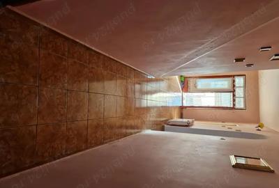 Casă cu 4 camere în Central - 2