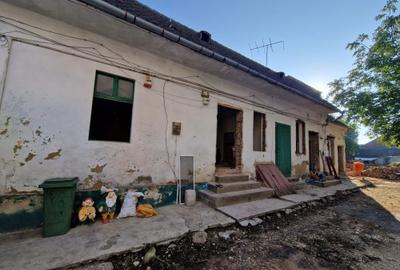 Casă cu 4 camere în Central - 2