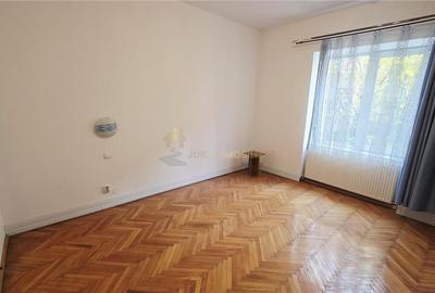 Apartament cu 3 camere semidecomandat, mobilat în Central - 21