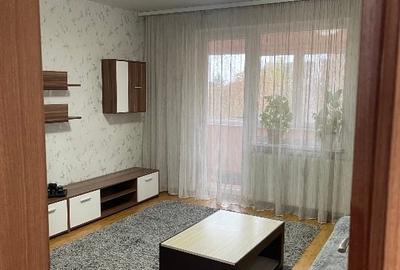 Închiriez apartament 3 camere decomandat - 1