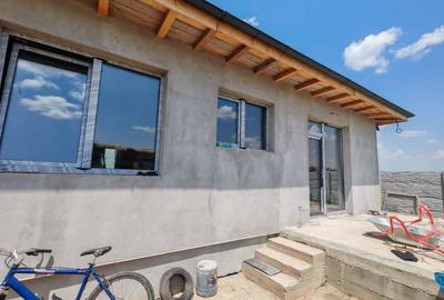 Casa parter 3 camere, dressing, curte 375 mp Comision 0% - 5