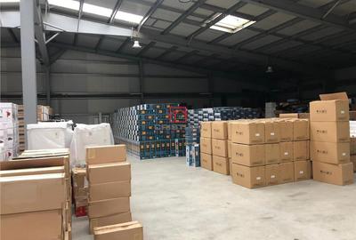 Spațiu comercial, de 2,000 mp, în Central - 2