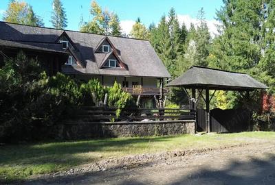 Spațiu comercial, de 2,000 mp, în Central - 11