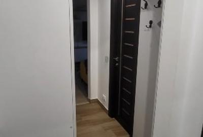 Apartament cu 3 camere semidecomandat, mobilat în Baza 3 - 7