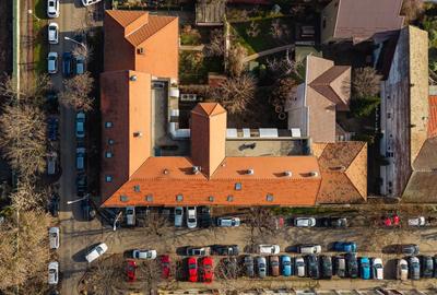 Casă individuală cu 40 camere cu Canalizare în Central - 27