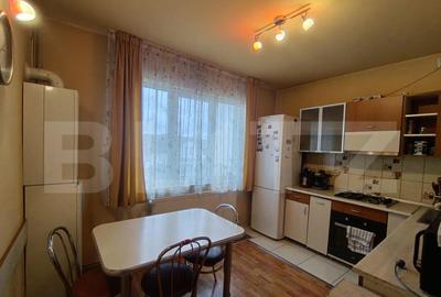 Casa de vanzare, cu 5 camere ?i un teren de 600 mp, zona u - 28