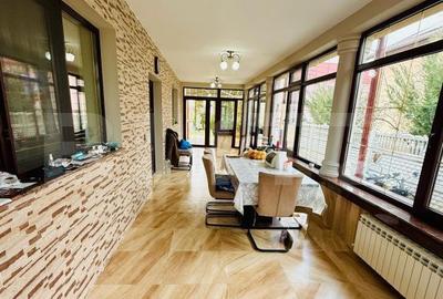 Casă cu 4 camere în Central - 2