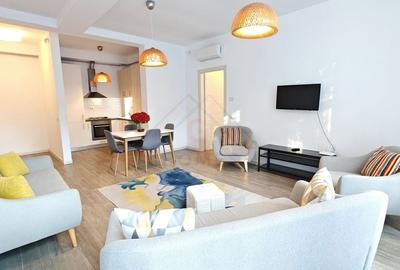 Apartament cu 2 camere semidecomandat, mobilat în Central