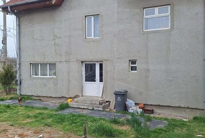 Casa P+1+M, 210mp,compusa din 9 Dormitoare, 3 bai, bucatarie neterminata + 900mp - 1