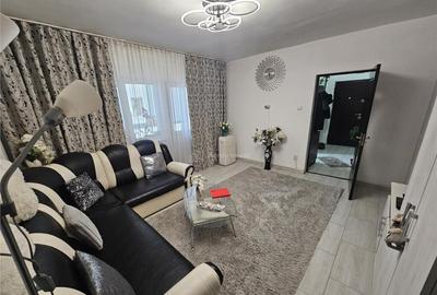 Resita, 3 Cam. Cf. 1, Et. 1, Bulevard, Micro 4 - 1