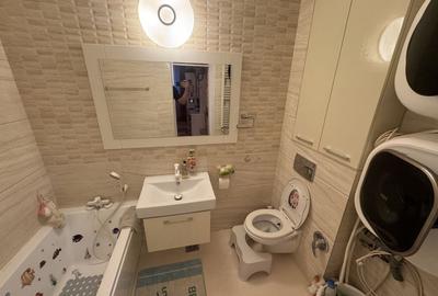 Apartament 3 camere zona Poarta 6 - 8