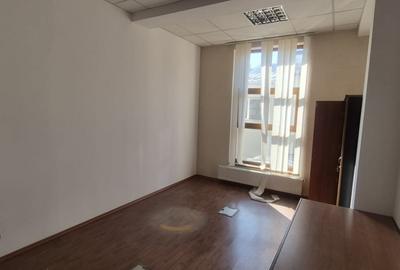 Birou, de 180 mp, în Central - 8