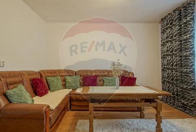 Casa 7 camere,  curte si terasa, situata in centrul Sanpetrului! Casa 7 camere,  curte si terasa, situata in centrul Sanpetrului! - 8