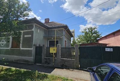 Casă individuală cu 4 camere cu Canalizare în Telegrafului - 1