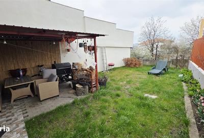 Casă cu 4 camere în Dâmbul Rotund