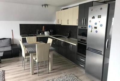 Apartament 3 camere,Victoriei ,zona Mărul de AUR