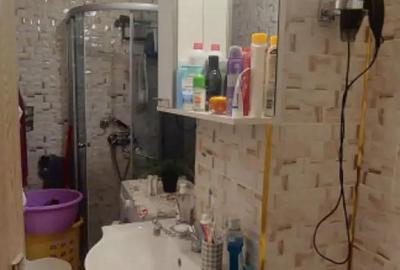 Garsonieră decomandată în Poarta 6 - 8