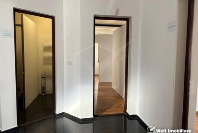 Spatiul comercial de inchiriat in cladire istorica, Piata Avram Iancu - 11