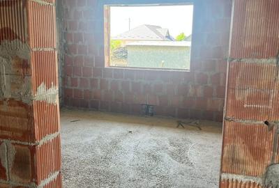 Casă cu 4 camere cu Teren 800 Mp în Central - 4