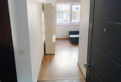 Garsonieră decomandată în Apărătorii Patriei