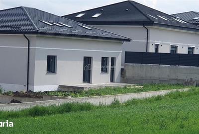 Casă cu 7 camere cu Teren 450 Mp în Central - 10