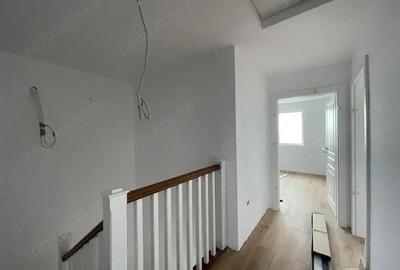 Casă cu 4 camere cu Teren 335 Mp în Urseni