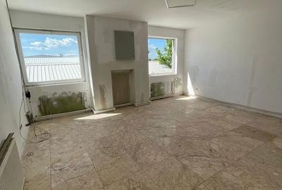 Spațiu comercial, de 200 mp, în Central - 2