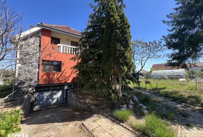 Casă cu 5 camere cu Teren 2607 Mp în Păulești