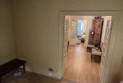 Casă cu 3 camere în Central