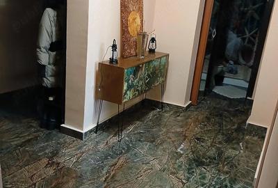 Apartament cu 4 camere decomandat în Găești - 10