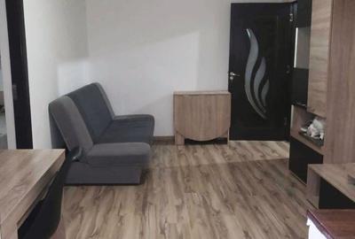 Apartament cu 3 camere semidecomandat în Craiovița Nouă - 3