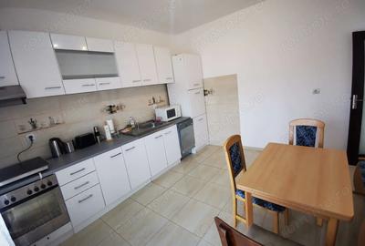 Casă cu 5 camere în Giroc