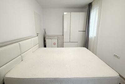 Apartament cu 2 camere decomandat, mobilat în Tractorul - 3