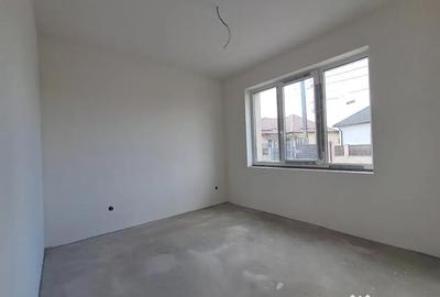 Casă cu 5 camere cu Teren 601 Mp în Central