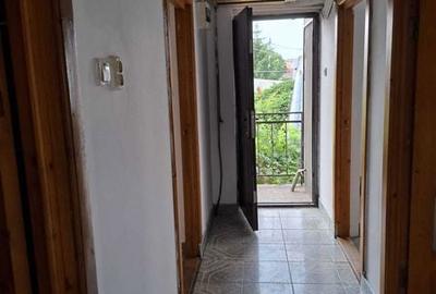 Casă cu 4 camere cu Teren 98 Mp în Dobroești