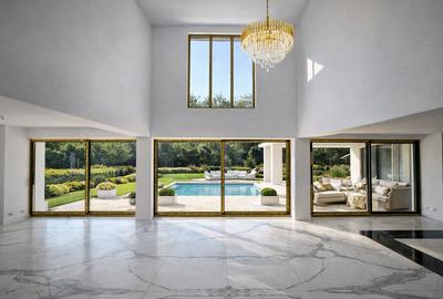 Casă individuală cu 7 camere cu Canalizare în Exterior Est - 2