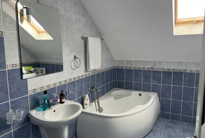 Apartament cu 4 camere decomandat în Central - 3