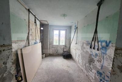 Apartament cu 3 camere semidecomandat în Cugir - 9