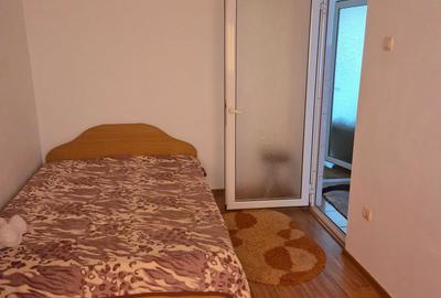 Apartament cu 3 camere semidecomandat în Viziru 1 - 3