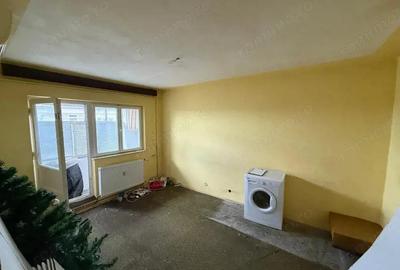 Apartament cu o camera, 25 mp utili, in zona Lunei