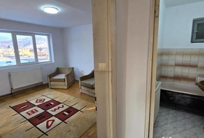 Apartament cu 3 camere semidecomandat în Molid - 3