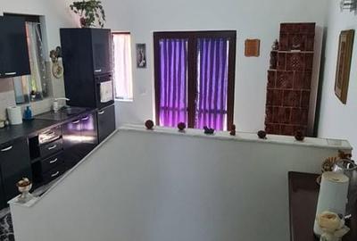Casă cu 7 camere cu Canalizare în Cosmești - 3