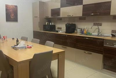 Spațiu comercial, de 530 mp, în Central - 4